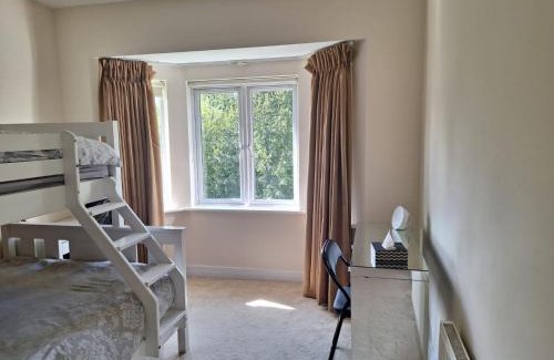 Malahide Apartment | Quiet & Bright Room