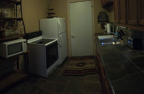Gore Cabin | Quiet cabin minutes from Lake Tenkiller. Family or couple friendly.