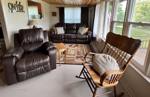 Neal Cabin | Quiet Cabin on Toronto Lake