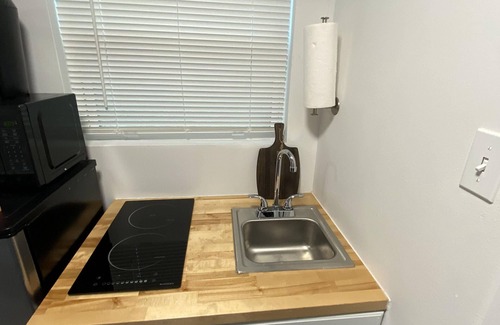 Fredericksburg Cabin | Quiet Cabin on Wine Row 10 minutes from Fredericksburg Texas