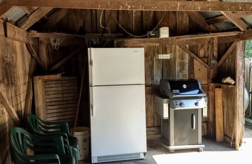 Vulcan Cabin | Quiet Cabin Retreat adjoining Sam A Baker State Park