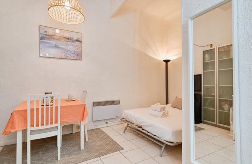 Aix-en-Provence Historic Centre Apartment | Quiet charming studio with Wi-fi