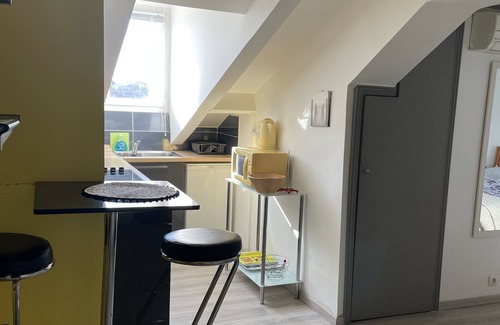 Jean-Medecin Apartment | Quiet, cheerful and sunny studio in centre with lift and air conditioning