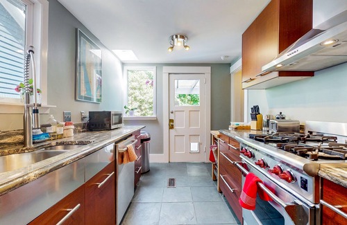 Montlake House | Quiet city escape with patio and gas grill, close to parks, shops and resturants