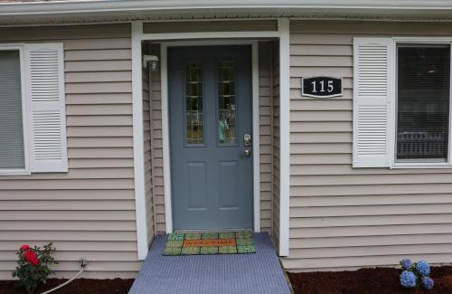 Haller Lake House | Quiet, clean and comfortable room