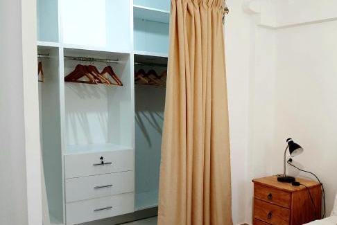 Syros Apartment | Quiet, colourful home in Cyclades