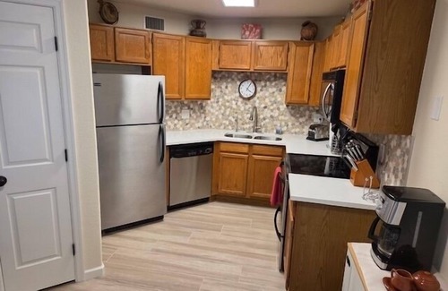 Tucson Condo | Quiet comfort in the desert foothills. Perfect hiking area.