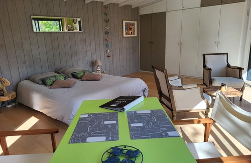 Riec-sur-Belon House | Quiet, comfortable gîte with shower-hammam in the heart of a magical garden