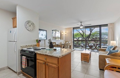Kihei Condo | Quiet, comfortable and across from gorgeous Charley Young beach