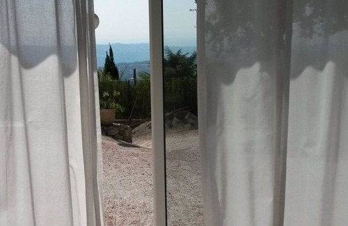 Saint-Jeannet Apartment | Quiet, comfortable studio with a panoramic view of The French Riviera