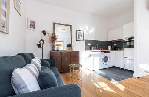 Jean-Medecin Apartment | Quiet & Cosy 1 Bdr Downtown – AC & Parking