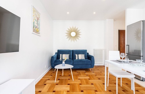 Carabacel Apartment | Quiet & Cosy 1 Bdr Downtown with Terrace – AC & Parking