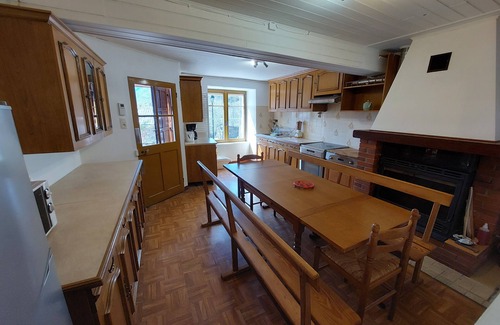 Senconac House | Quiet, cosy farm cottage with fireplace.