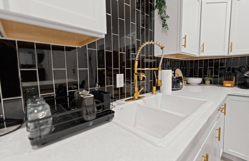 North-Central Cottage | Quiet Cottage in the Heart of Downtown