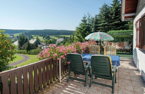 Altenfeld House | Quiet Cottage Near Trails