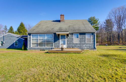 Hudson Apartment | Quiet Country Living Farmhouse Apt Near Hudson!