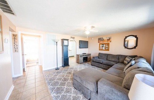 Manhattan House | Quiet Country Retreat MHK
