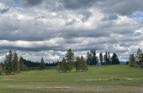 Hayden House | Quiet Country Rimrock Retreat RV