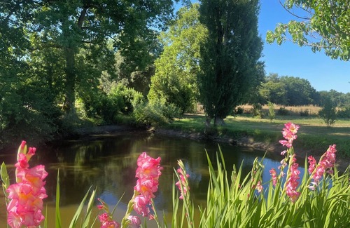 Lorignac House | Quiet countryside between vineyards and forest!
