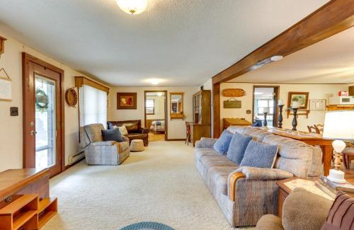 Weaubleau House | Quiet Countryside Weaubleau Home with Patio and Grill!