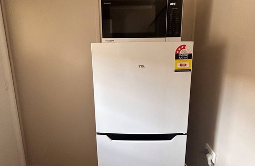 Canowindra Apartment | Quiet Cozy ApartmentnnEntire Kitchen n 1 Queen Bed, 1 Bathroom nCanowindra