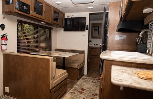 Niceville House | Quiet Cozy Camper w/ Internet