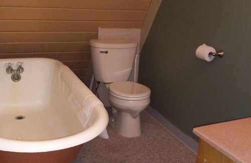 Cumberland Cottage | Quiet Cozy Cottage minutes from downtown and I-68