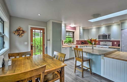 Eureka House | Quiet & Cozy Eureka Home Near Sequoia Park & Zoo!
