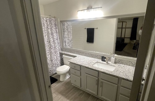 Dunwoody Apartment | Quiet Cozy shared apartment in adorable Dunwoody.