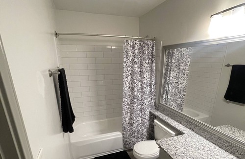 Dunwoody Apartment | Quiet Cozy shared apartment in adorable Dunwoody.