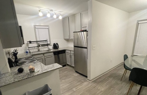 Dunwoody Apartment | Quiet Cozy shared apartment in adorable Dunwoody.
