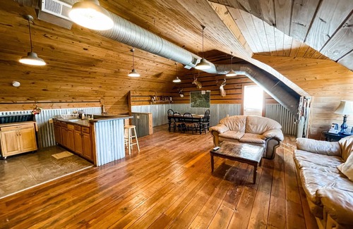 Brackettville Other | Quiet Crystal Creek Ranch Bunkhouse with large private pond