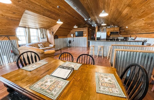 Brackettville Other | Quiet Crystal Creek Ranch Bunkhouse with large private pond