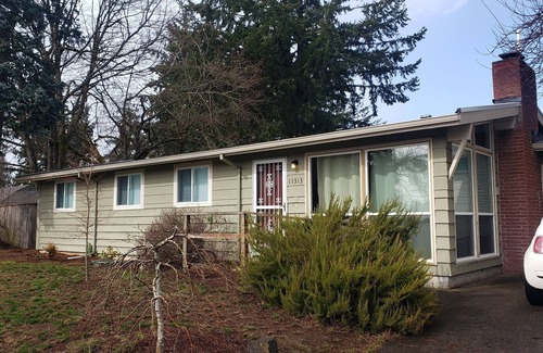Hazelwood House | Quiet East Portland home perfect for exploring PNW