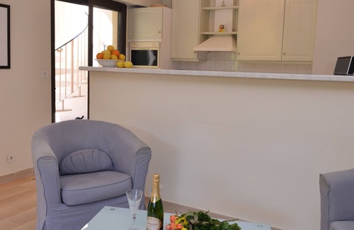 Cap-d'Antibes Apartment | Quiet, exclusive and charming flat up to 5 people close to the beach - WIFI, AC