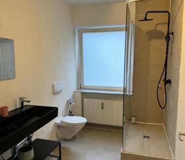 Neuhausen - Nymphenburg Apartment | Quiet Family Apartment - 10 min to Center & Oktoberfest - Free Parking - Balcony - near Nymphenburg Palace & Botanical garden
