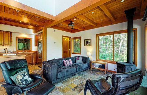 Lake Roesiger House | Quiet, family friendly home w/WiFi, large deck, & full kitchen - Dogs are OK