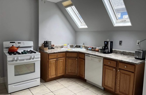 Oak Park House | Quiet, family getaway. Puppers welcome!