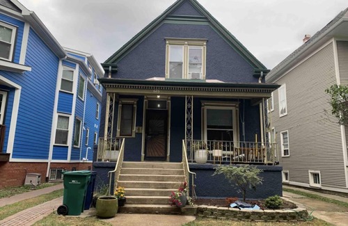 Oak Park House | Quiet, family getaway. Puppers welcome!