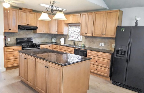 San Leon House | Quiet Family Kept Waterfront Bayhouse With Great Fishing Pier