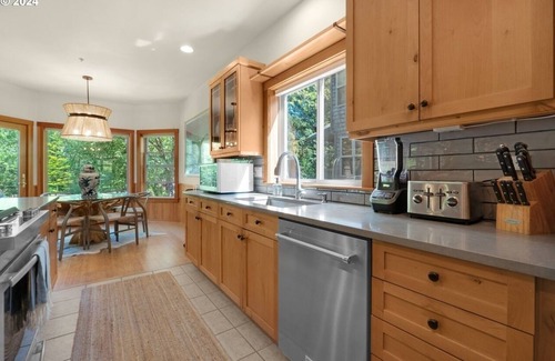 Cannon Beach House | Quiet forested retreat in Cannon Beach