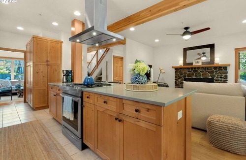 Cannon Beach House | Quiet forested retreat in Cannon Beach