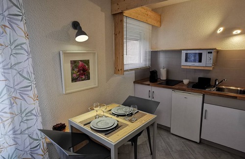 Blagnac Apartment | Quiet, friendly apartment - Private parking - Near tramway and airport