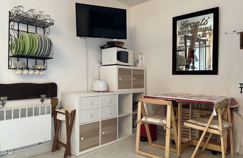 Trouville-sur-Mer Apartment | Quiet garden level, in Normandy residence, on the heights of Trouville￼