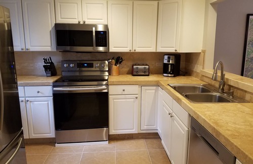 Palmetto Dunes Condo | Quiet getaway in Palmetto Dunes - 2BR/2BA Queens Grant Villa