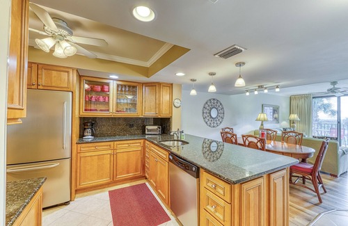 Folly Field Condo | Quiet Getaway with Pools, Hot tub, Tennis Courts, and Ocean Views