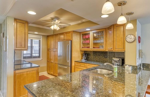 Folly Field Condo | Quiet Getaway with Pools, Hot tub, Tennis Courts, and Ocean Views