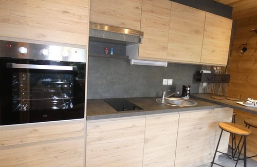 Thones Apartment | Quiet gite private jacuzzi wifi terrace near Lake Annecy pets welcome