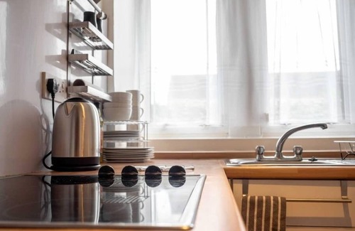 Dundee Apartment | ☆ Quiet Ground Floor Apartment Near University ☆