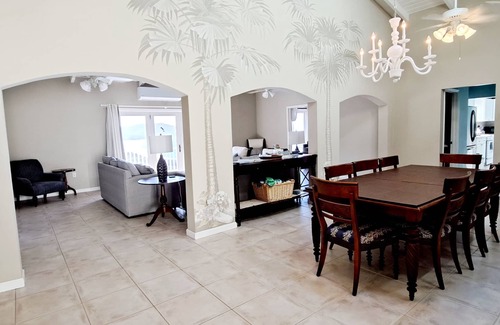 Estate Kingshill Villa | Quiet hillside villa with expansive sea, beach, and mountain views.